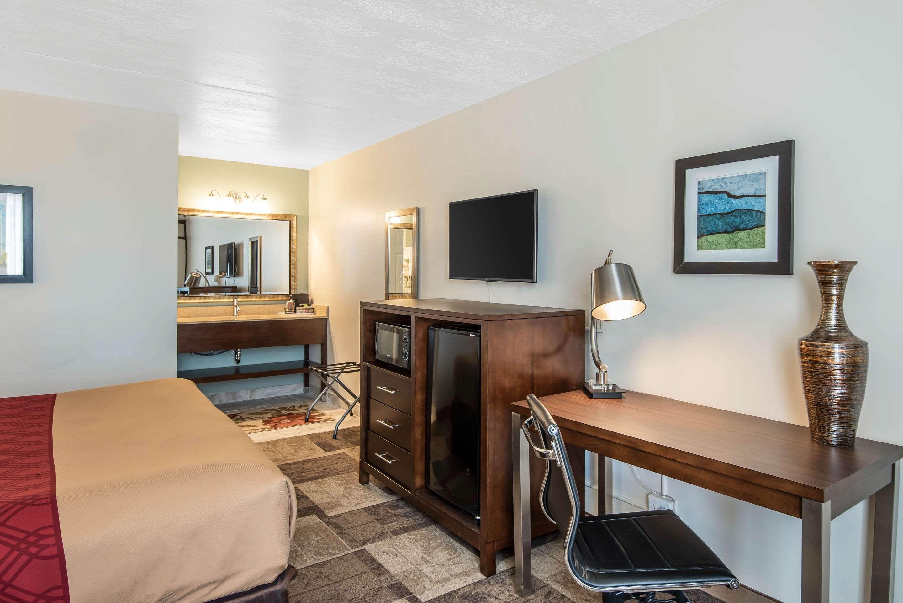 Econo Lodge Oak Grove-Blue Springs Eksteriør billede