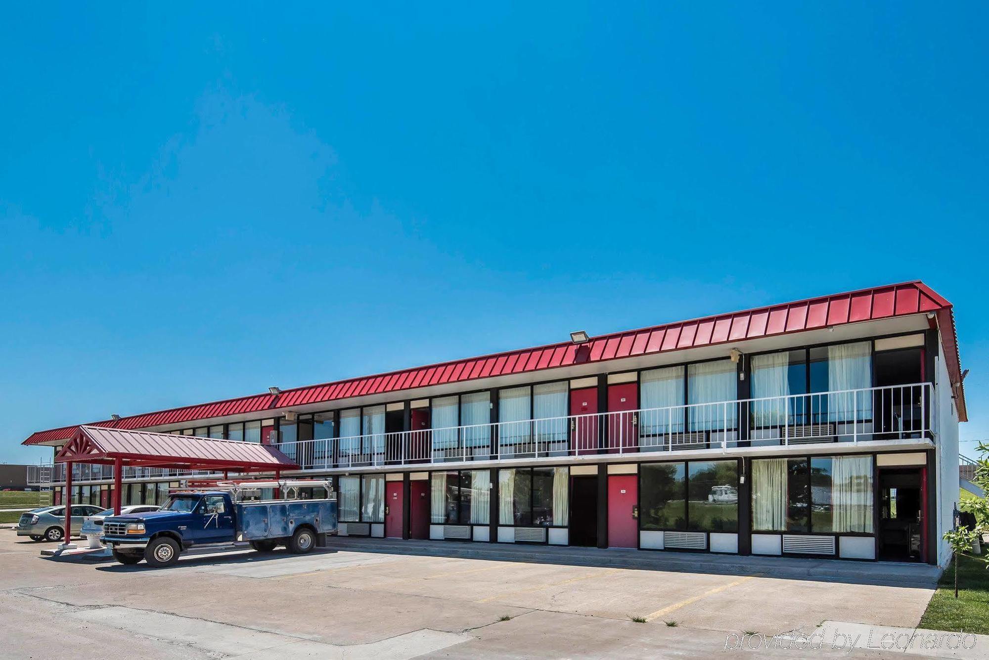 Econo Lodge Oak Grove-Blue Springs Eksteriør billede