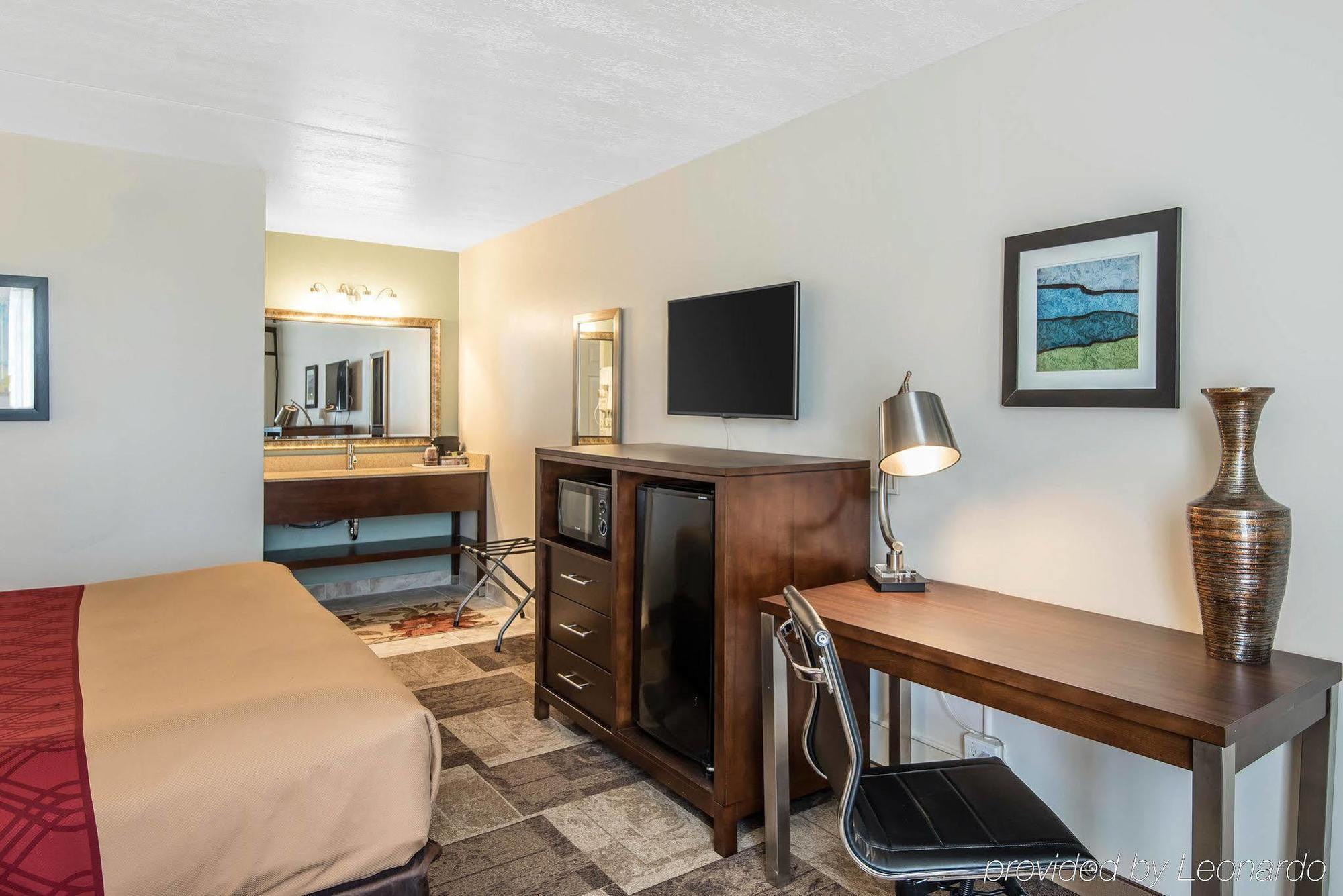 Econo Lodge Oak Grove-Blue Springs Eksteriør billede